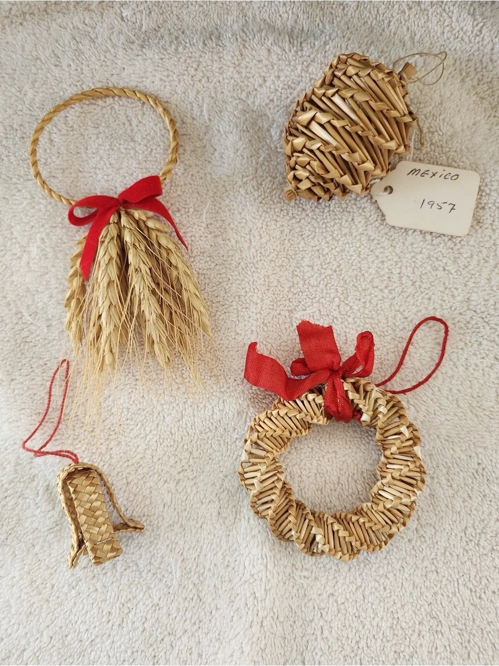 Lot 4 Wheat Sheaf & Handwoven Straw Ornaments, one Mexico 1957
